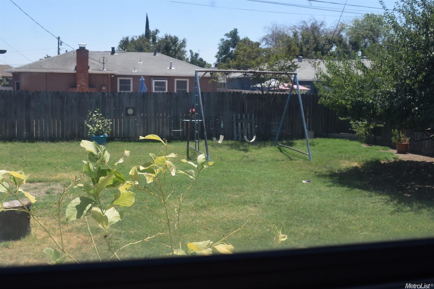 616 E North St, Manteca, CA 95336 photo 5