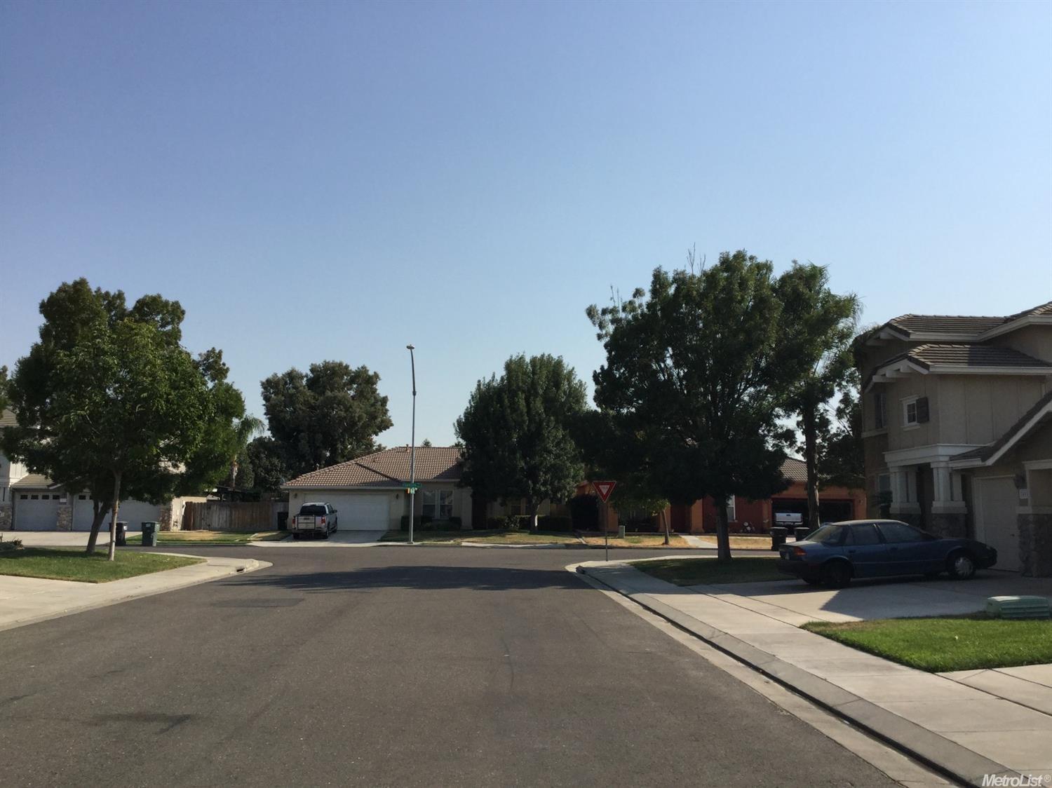 2404 Brandy Ct, Modesto, CA 95355 photo 2