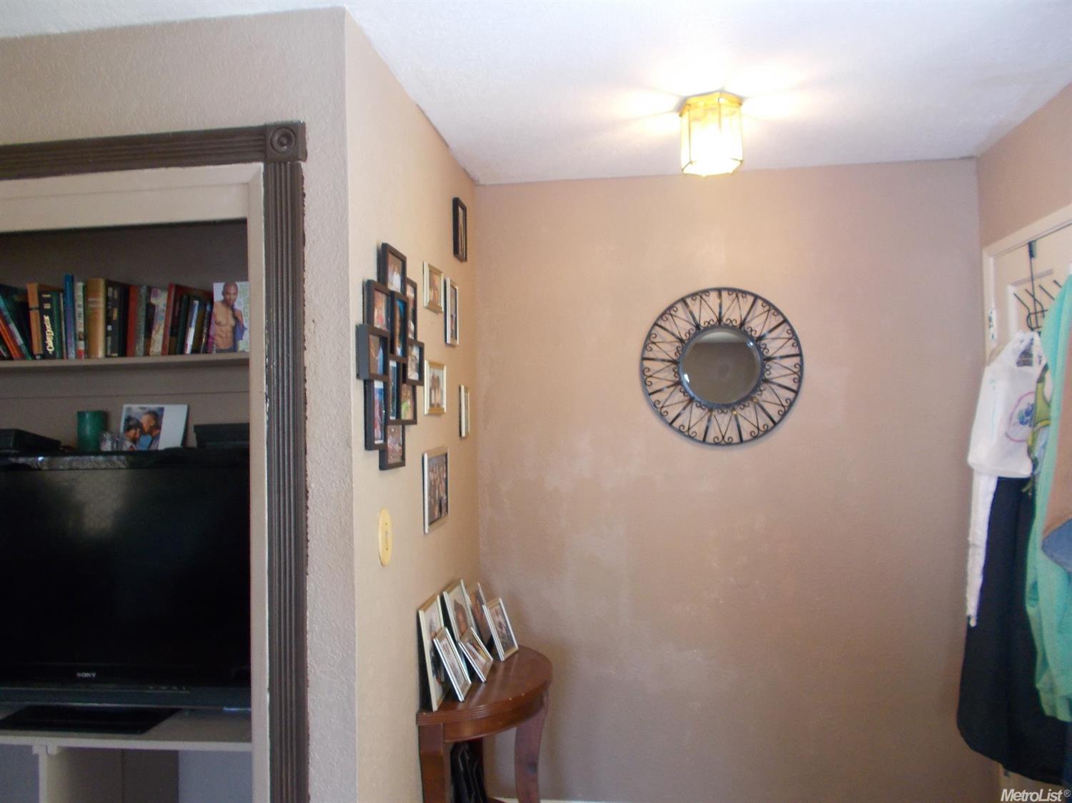 3908 Woodview Dr, Ceres, CA 95307 photo 2