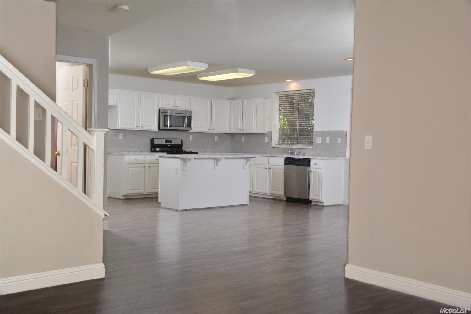 147 James W Smith Dr, Tracy, CA 95377 photo 3