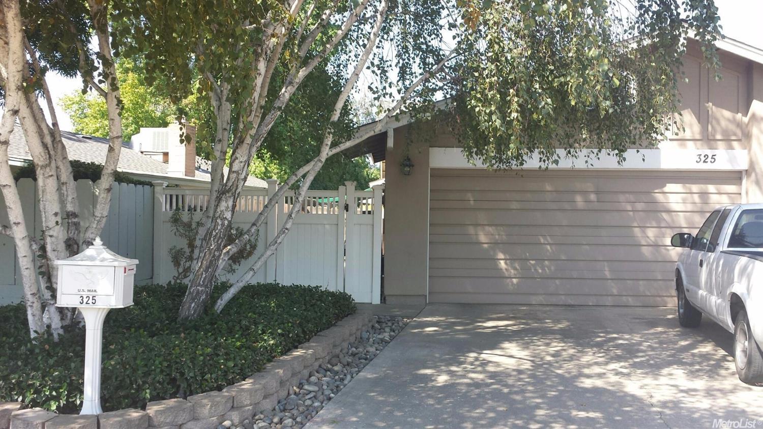 325 Miles Ct, Turlock, CA 95382 photo 2