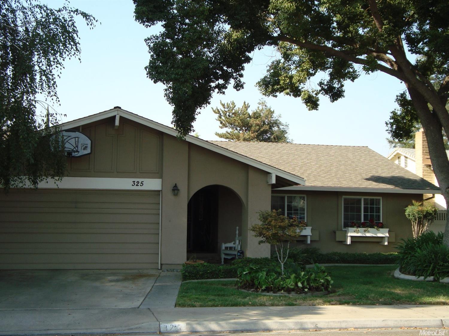 325 Miles Ct, Turlock, CA 95382 photo 1