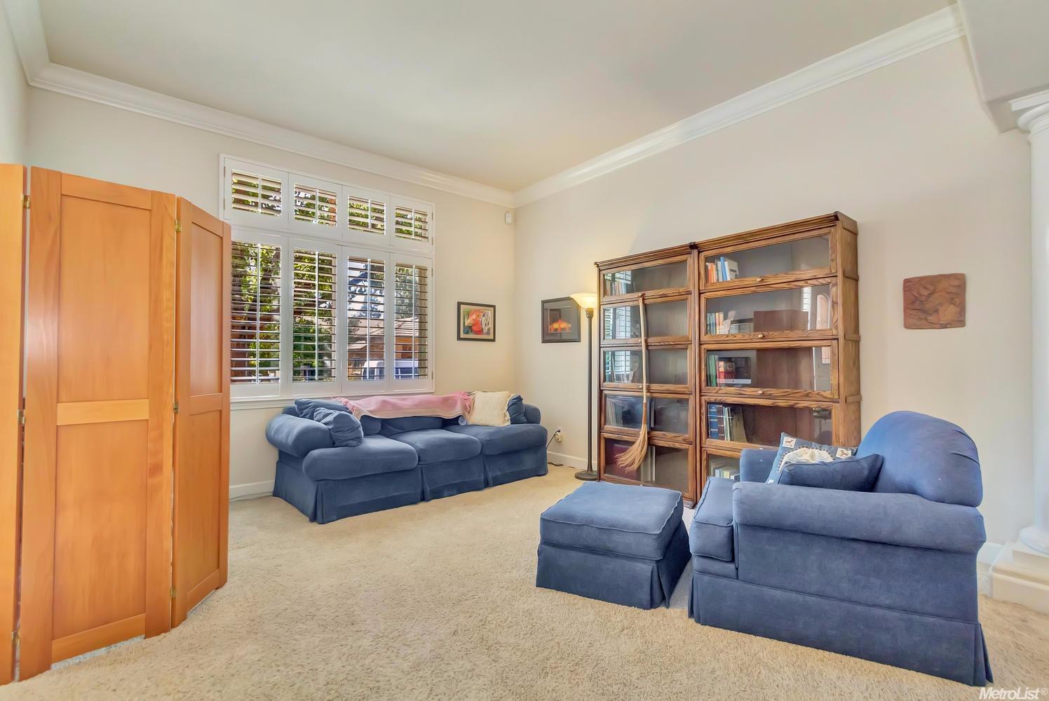 3640 Voleyn St, Carmichael, CA 95608 photo 4