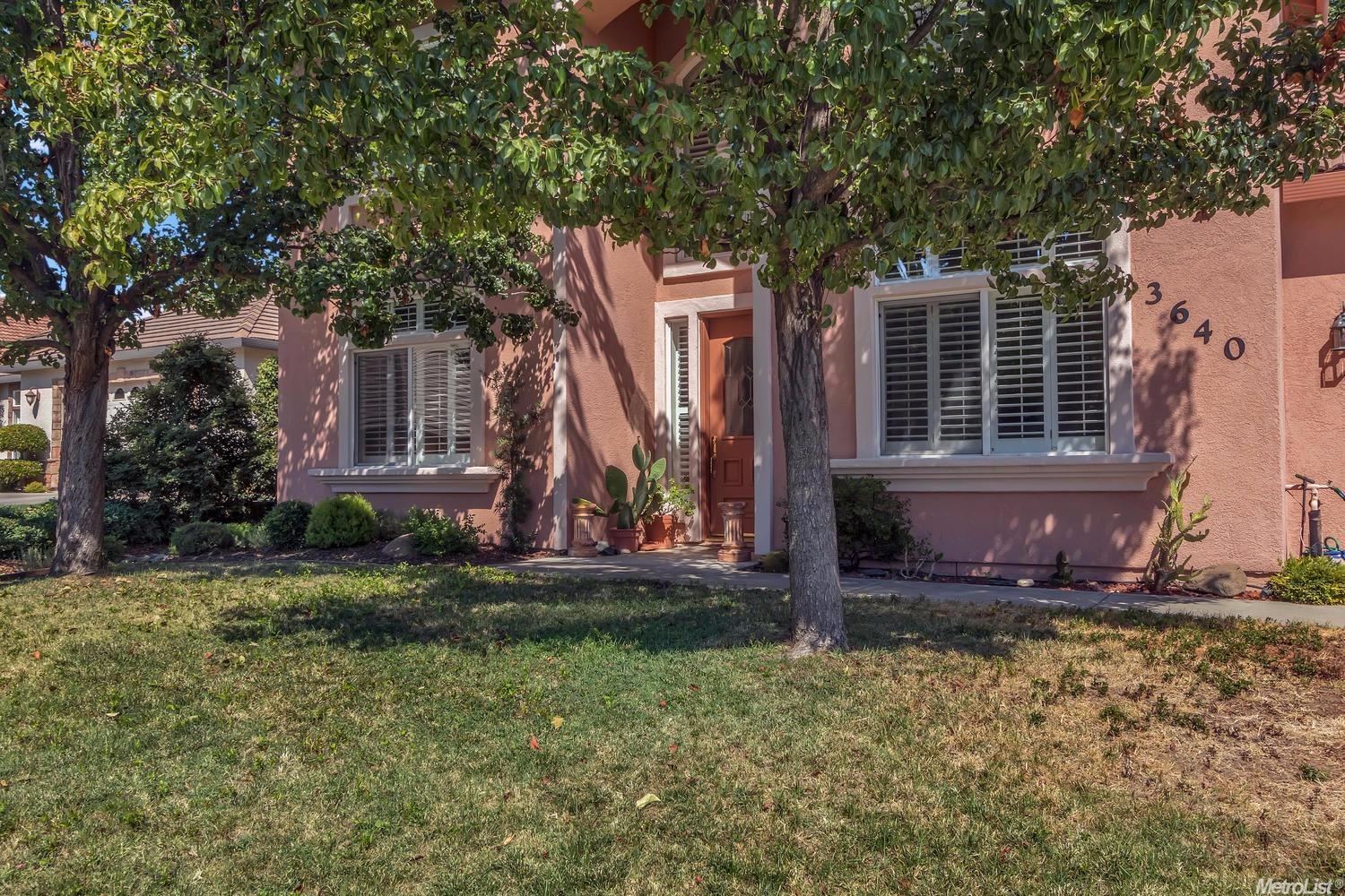 3640 Voleyn St, Carmichael, CA 95608 photo 2