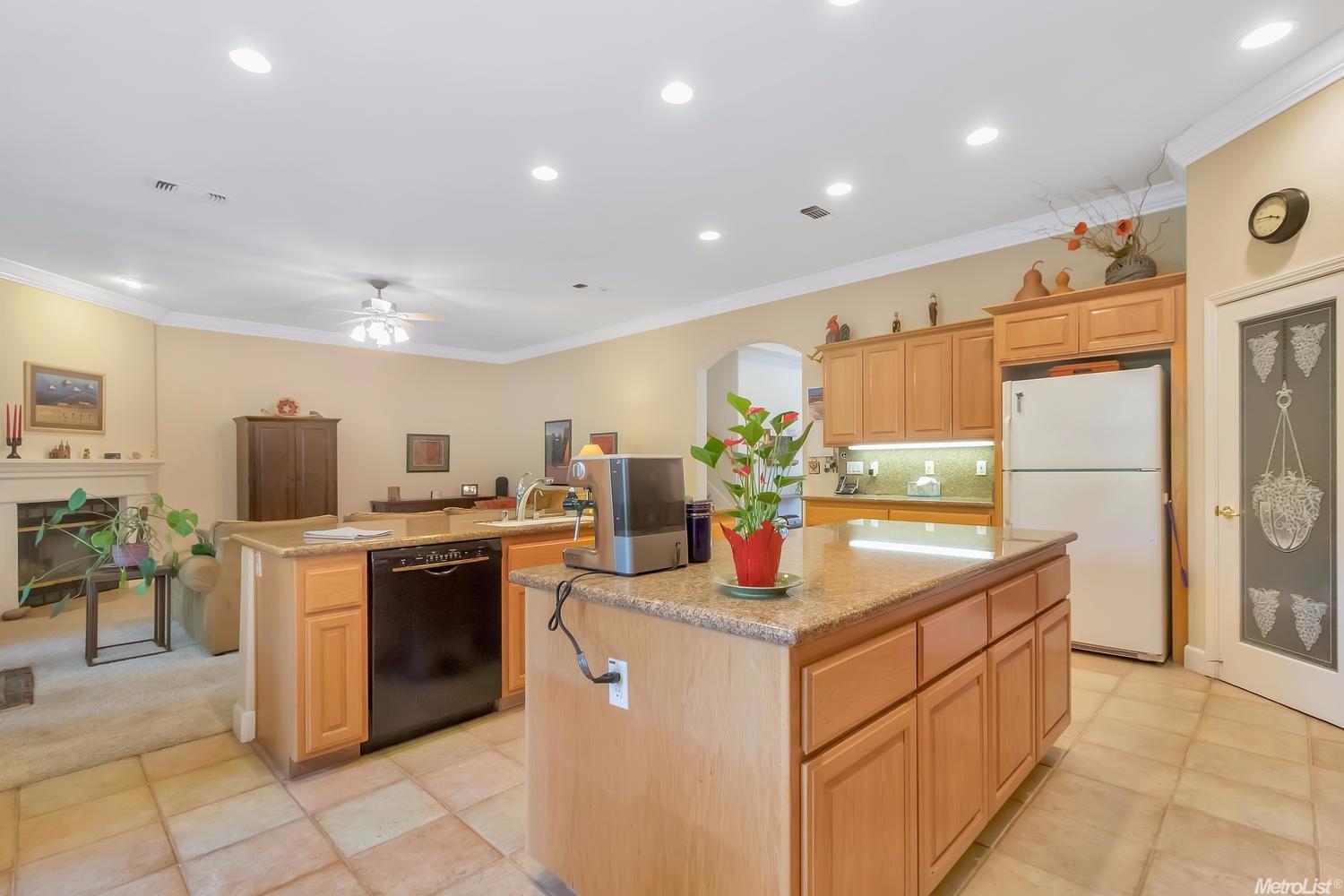 3640 Voleyn St, Carmichael, CA 95608 photo 9