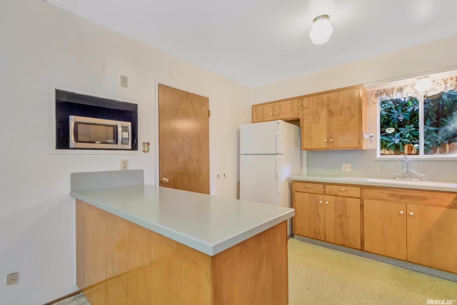 1107 L St, Davis, CA 95616 photo 9