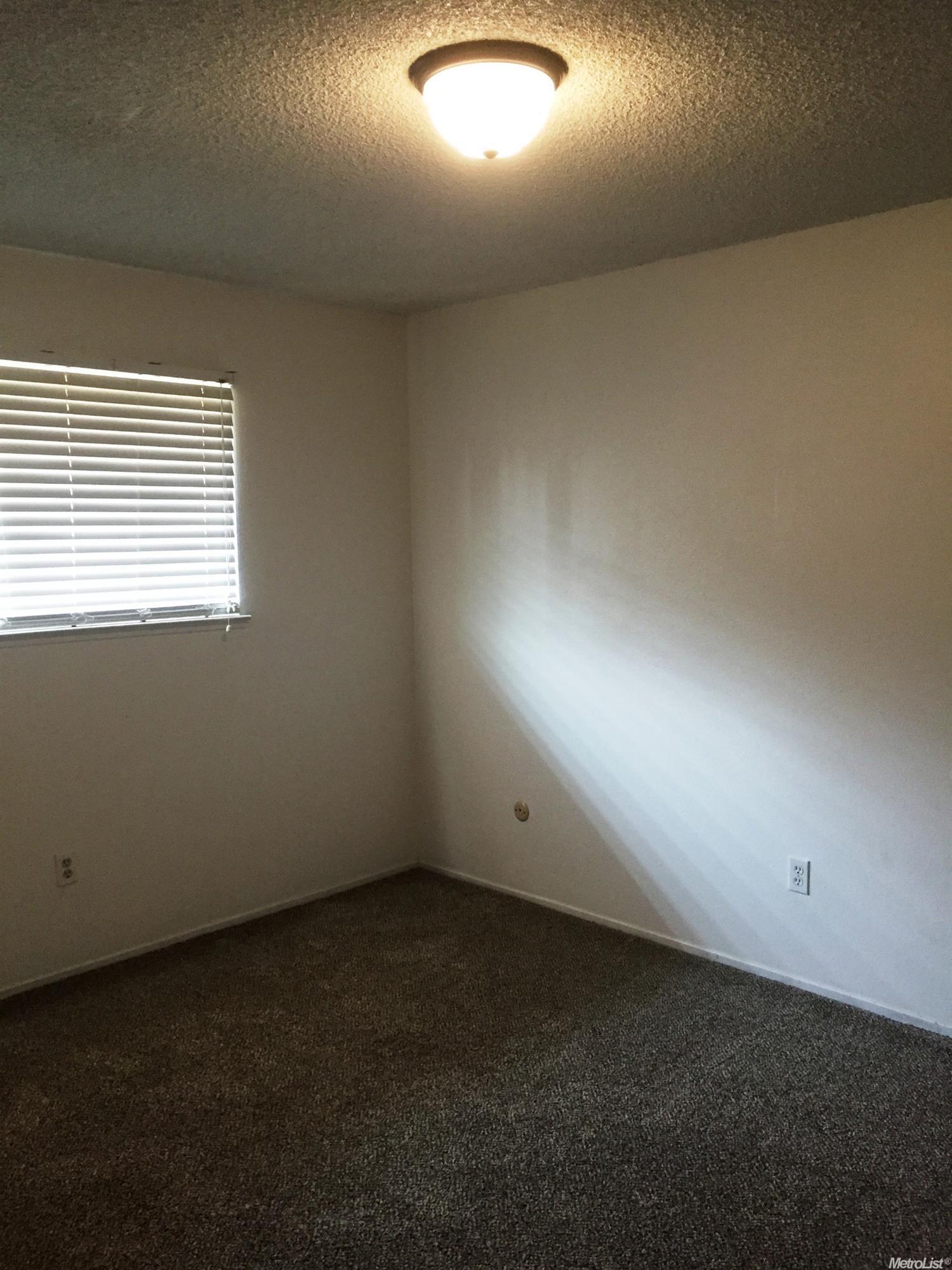 2020 W Rumble Rd, Modesto, CA 95350 photo 9