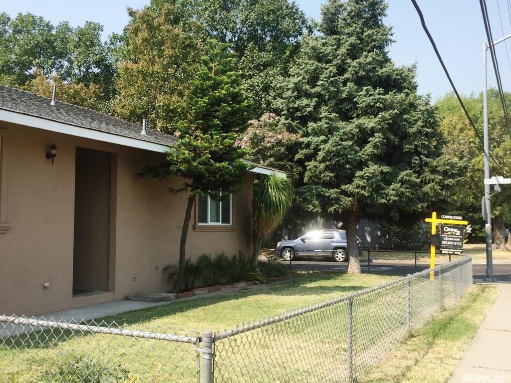 2020 W Rumble Rd, Modesto, CA 95350 photo 2