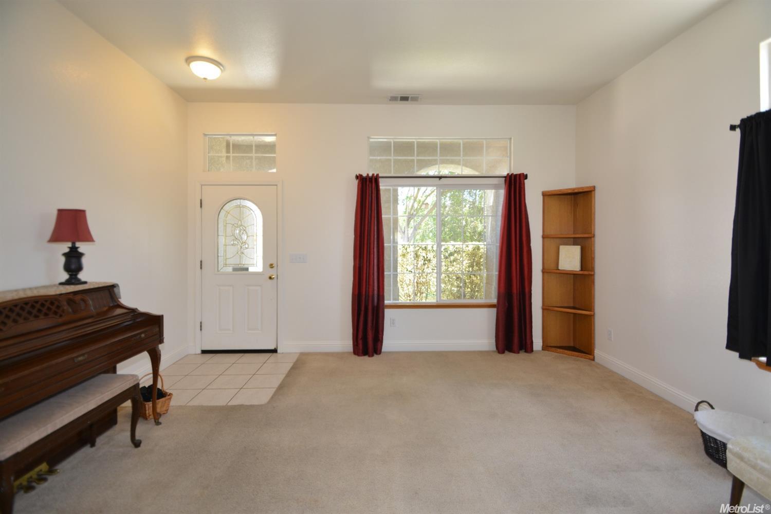 623 Emerald Pl, Manteca, CA 95336 photo 2