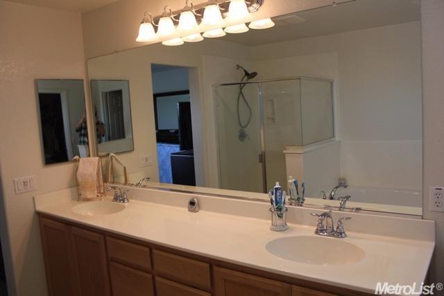 1605 Courtyard Dr, Manteca, CA 95337 photo 13