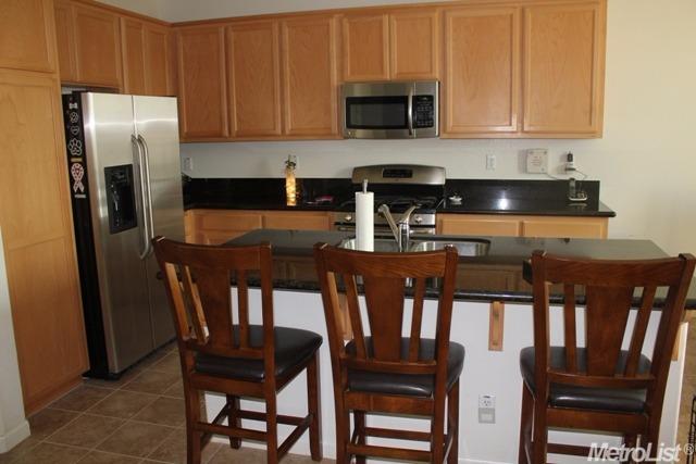 1605 Courtyard Dr, Manteca, CA 95337 photo 3