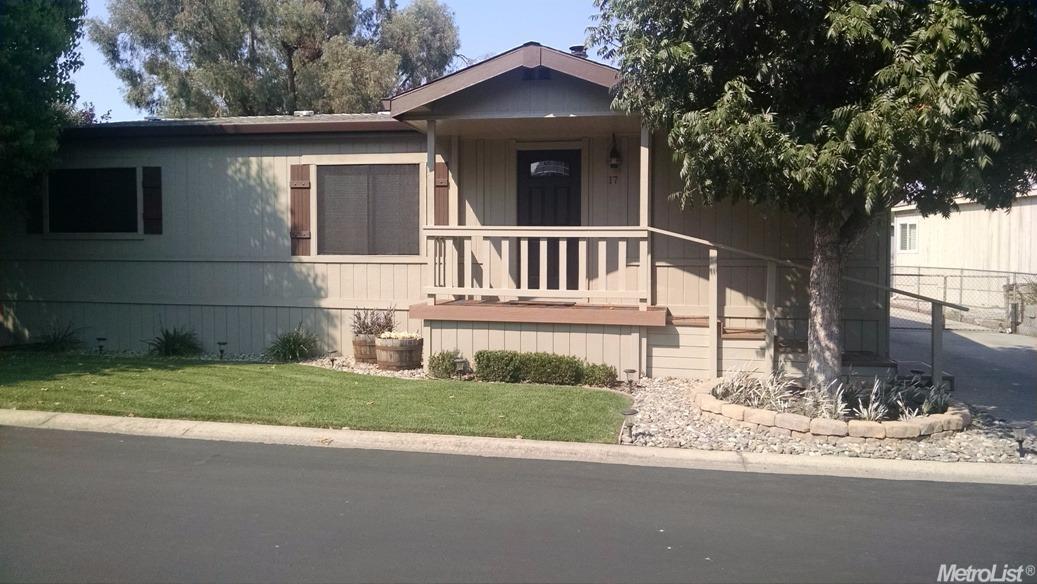 17 River Bend Dr, Lodi, CA 95242 photo 2