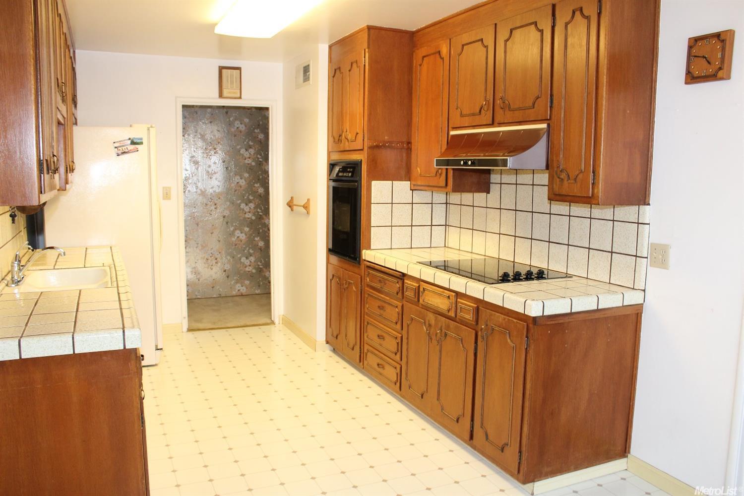 1824 Monte Verde Ave, Modesto, CA 95350 photo 3