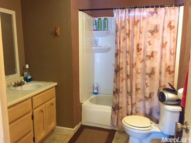 431 Michigan Ave, Manteca, CA 95337 photo 10