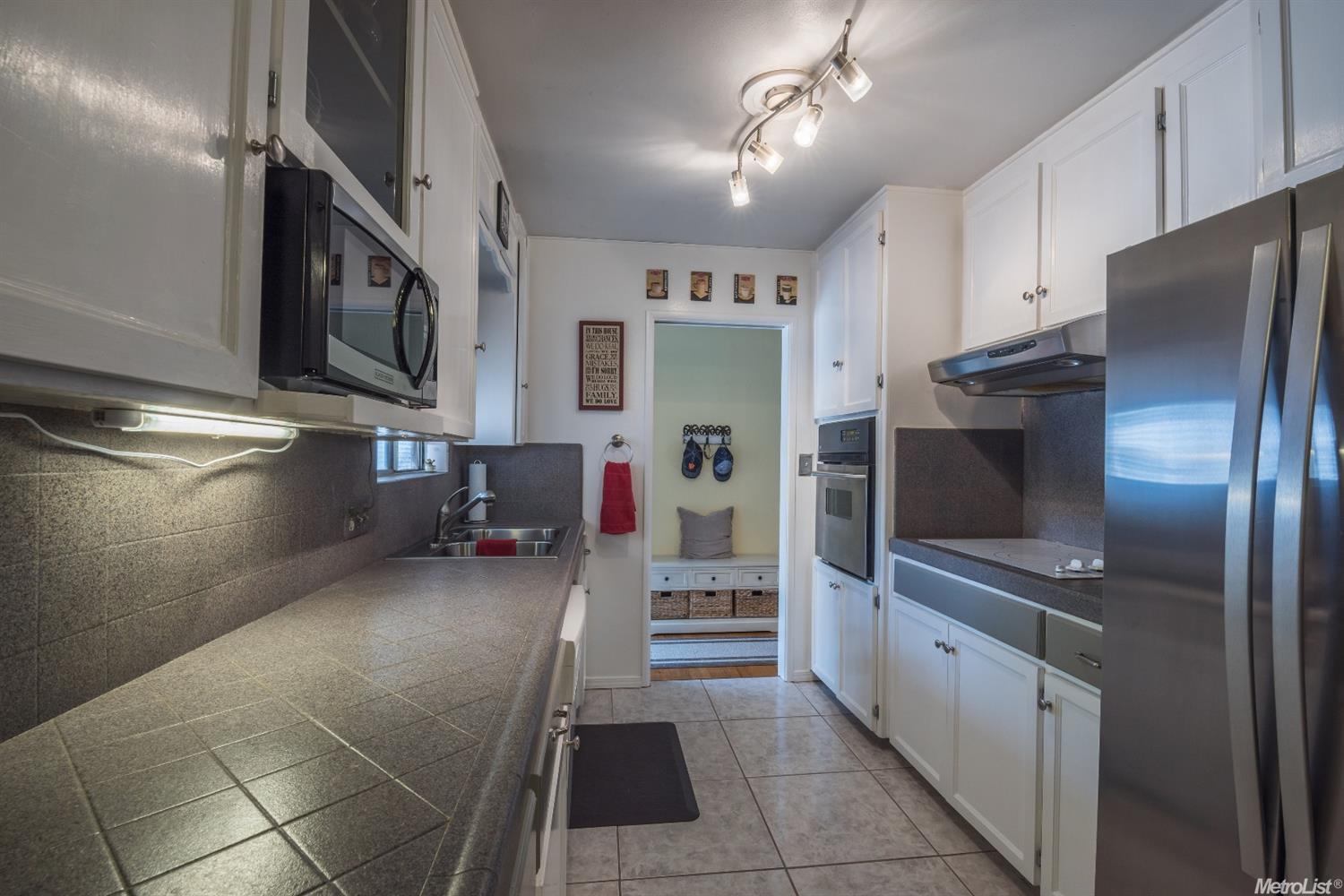 1710 Springwood Dr, Modesto, CA 95350 photo 8