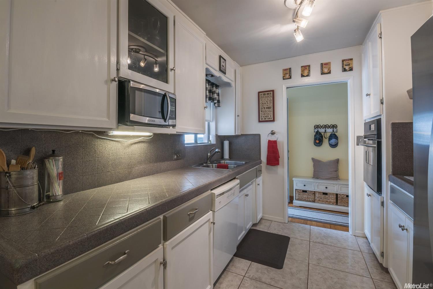 1710 Springwood Dr, Modesto, CA 95350 photo 9