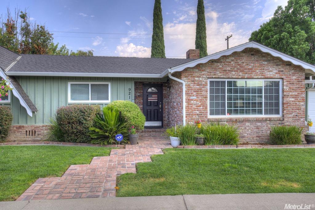 921 Durant St, Modesto, CA 95350 photo 2
