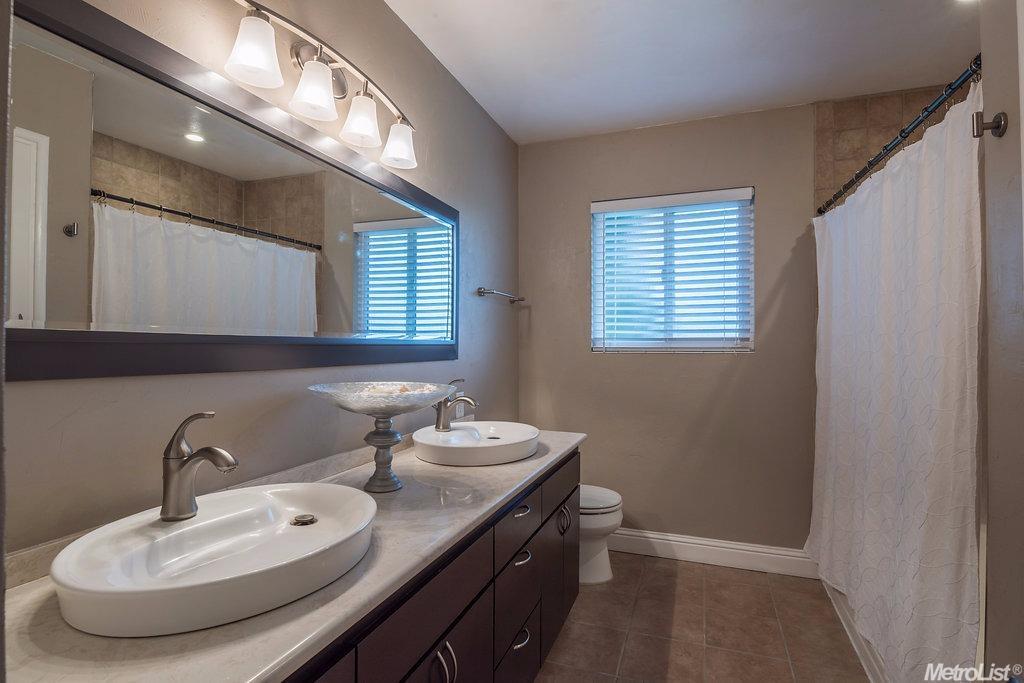 921 Durant St, Modesto, CA 95350 photo 8
