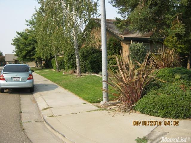 211 Hartford Dr, Lodi, CA 95240 photo 2