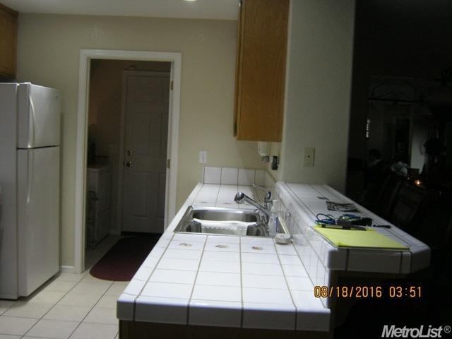 211 Hartford Dr, Lodi, CA 95240 photo 3