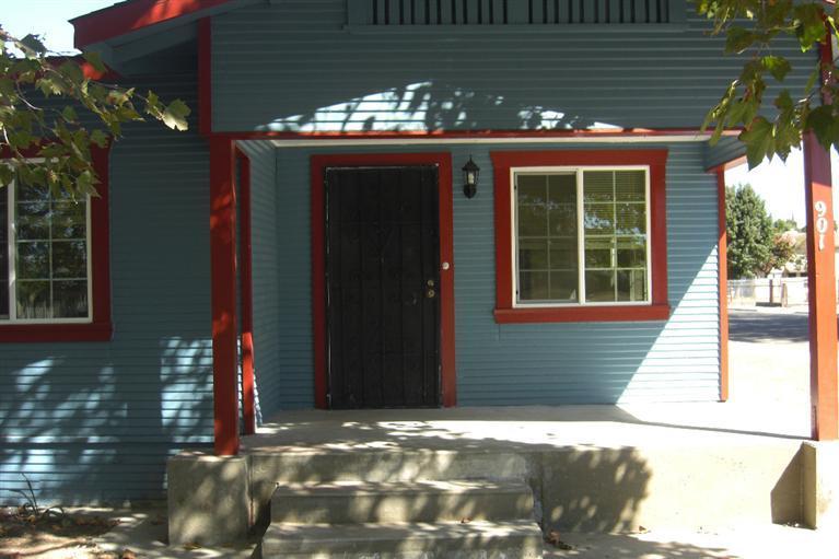901 W Main St, Turlock, CA 95382 photo 2