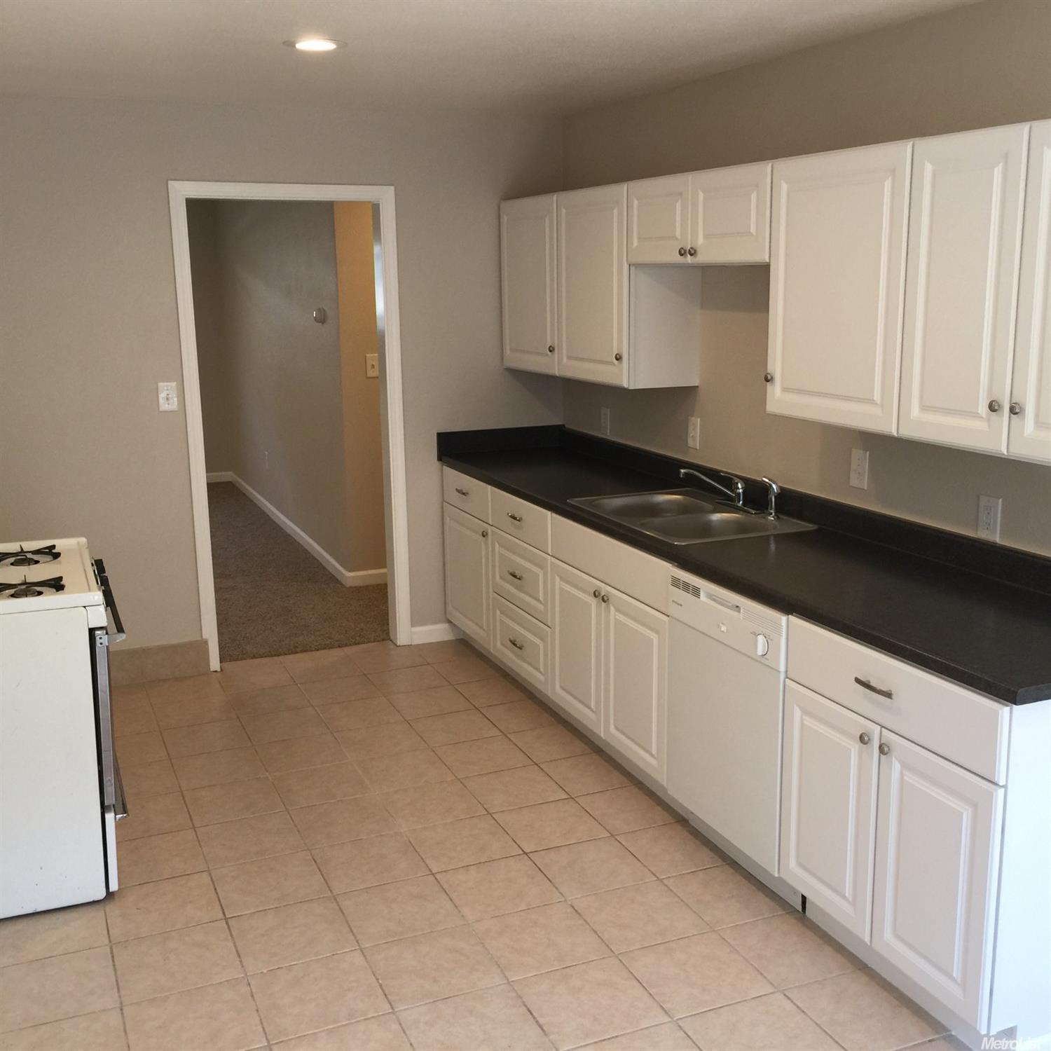 1118 Lloyd St, Lodi, CA 95240 photo 12