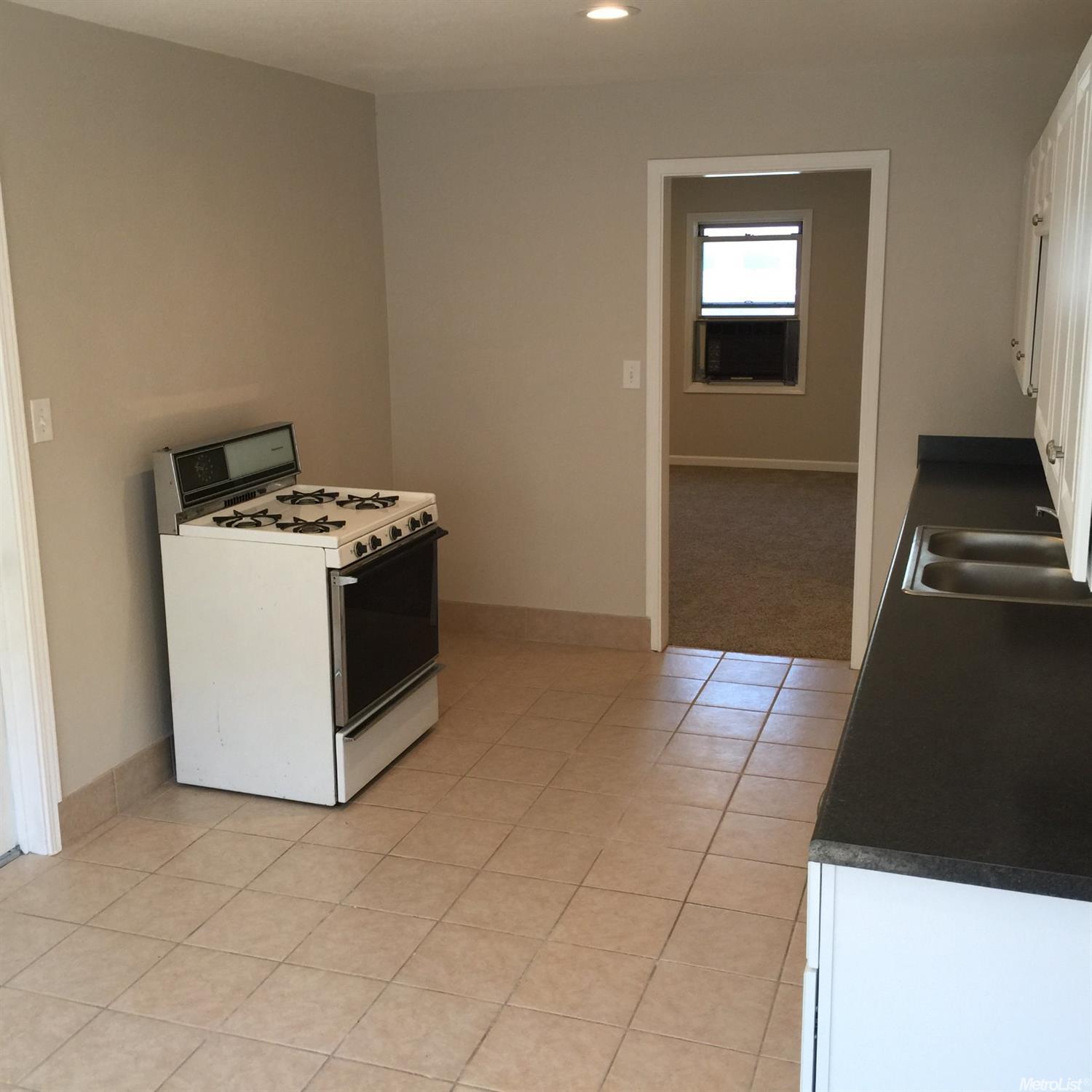 1118 Lloyd St, Lodi, CA 95240 photo 13