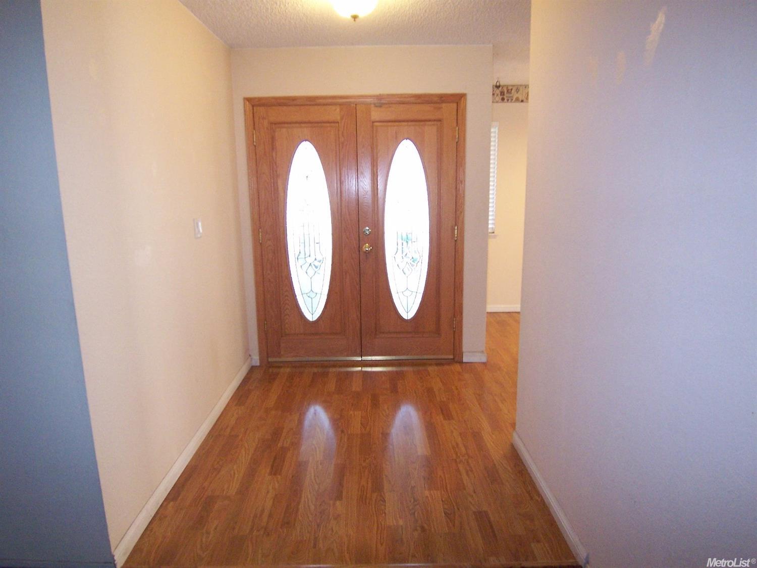 1422 Ridgecrest Dr, Manteca, CA 95336 photo 4