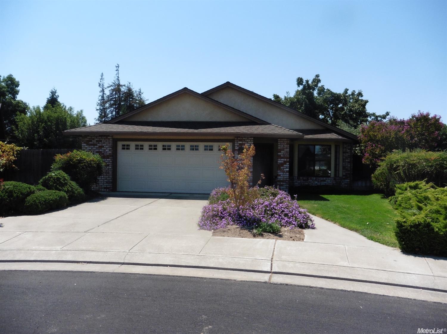 628 Hawes, Manteca, CA 95336 photo 1