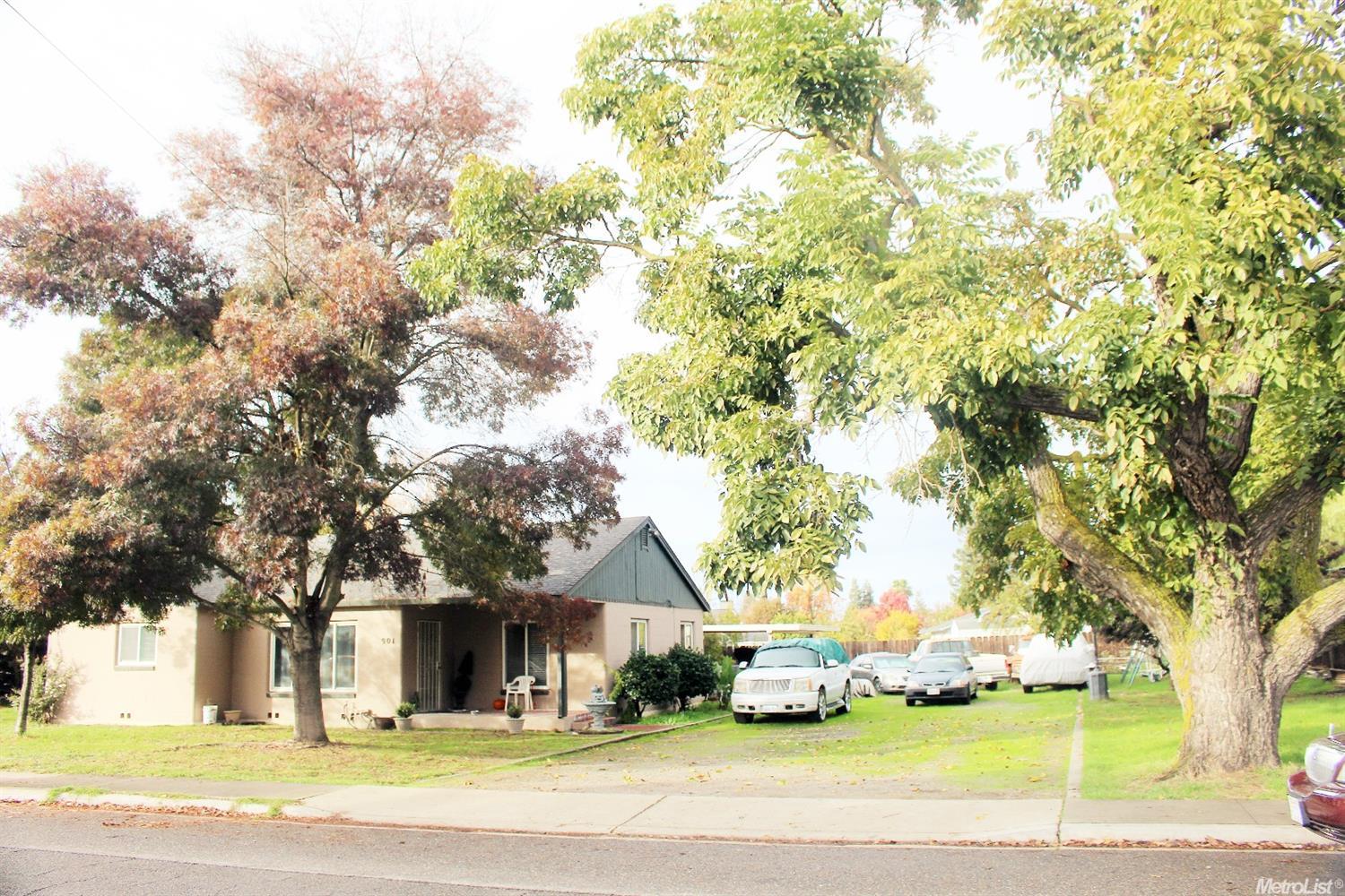 901 Pedras Rd, Turlock, CA 95382 photo 1