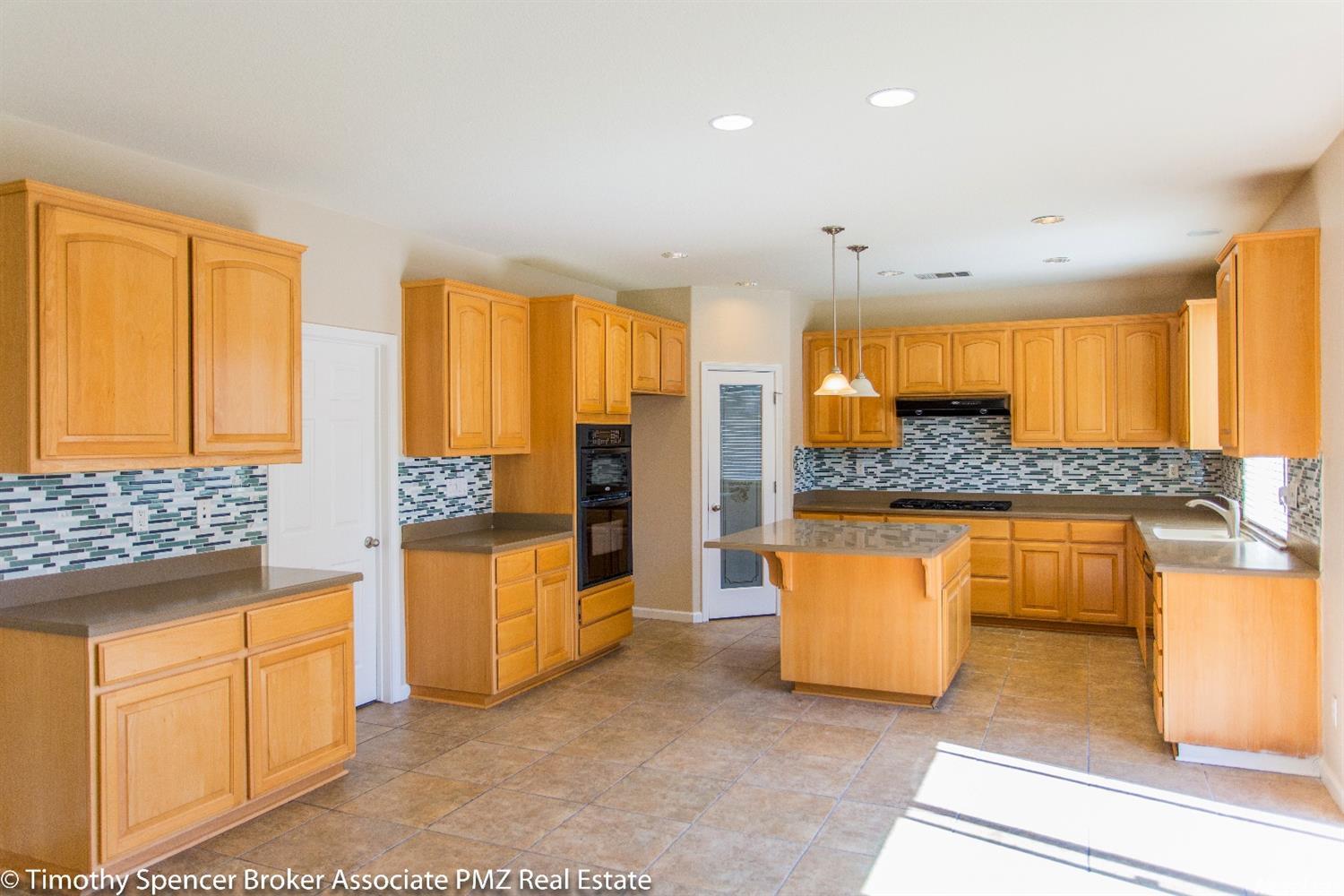 1092 Bennington Ave, Turlock, CA 95382 photo 5