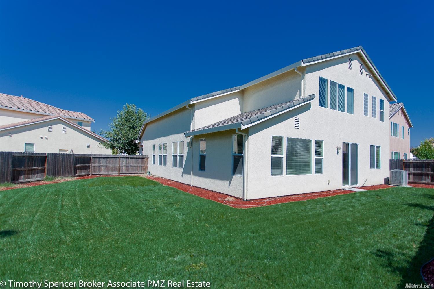 1092 Bennington Ave, Turlock, CA 95382 photo 2