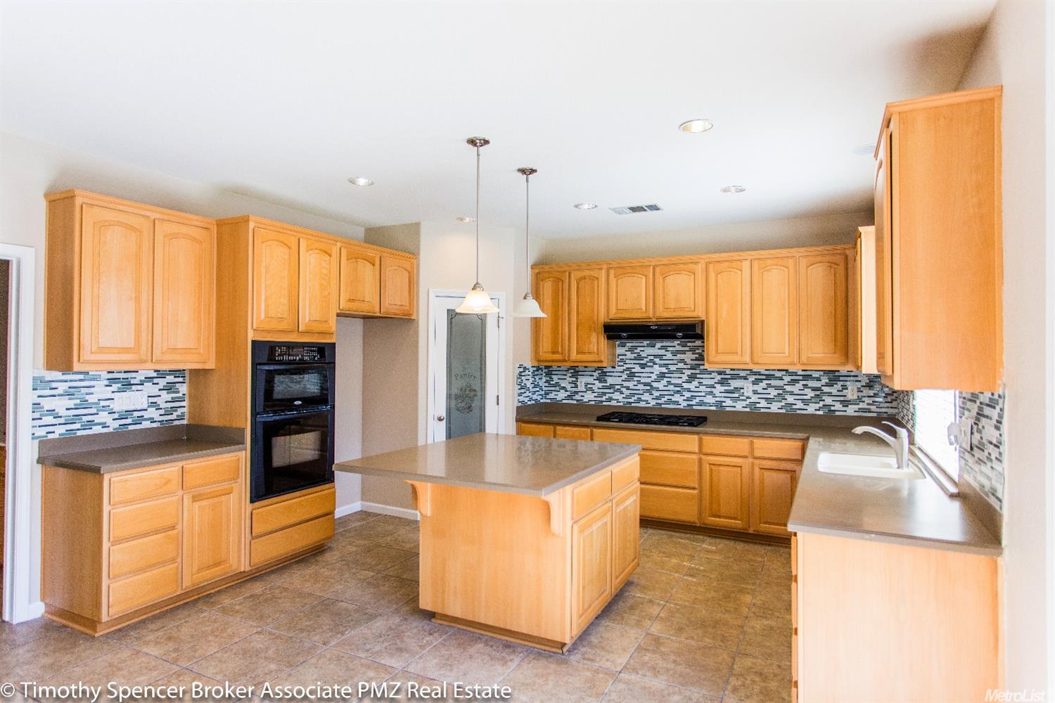 1092 Bennington Ave, Turlock, CA 95382 photo 4