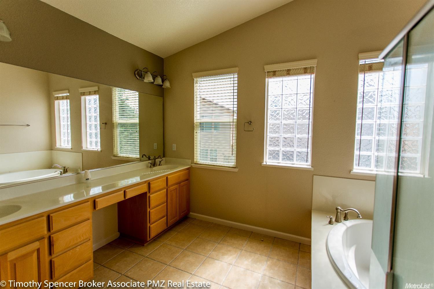 1092 Bennington Ave, Turlock, CA 95382 photo 14