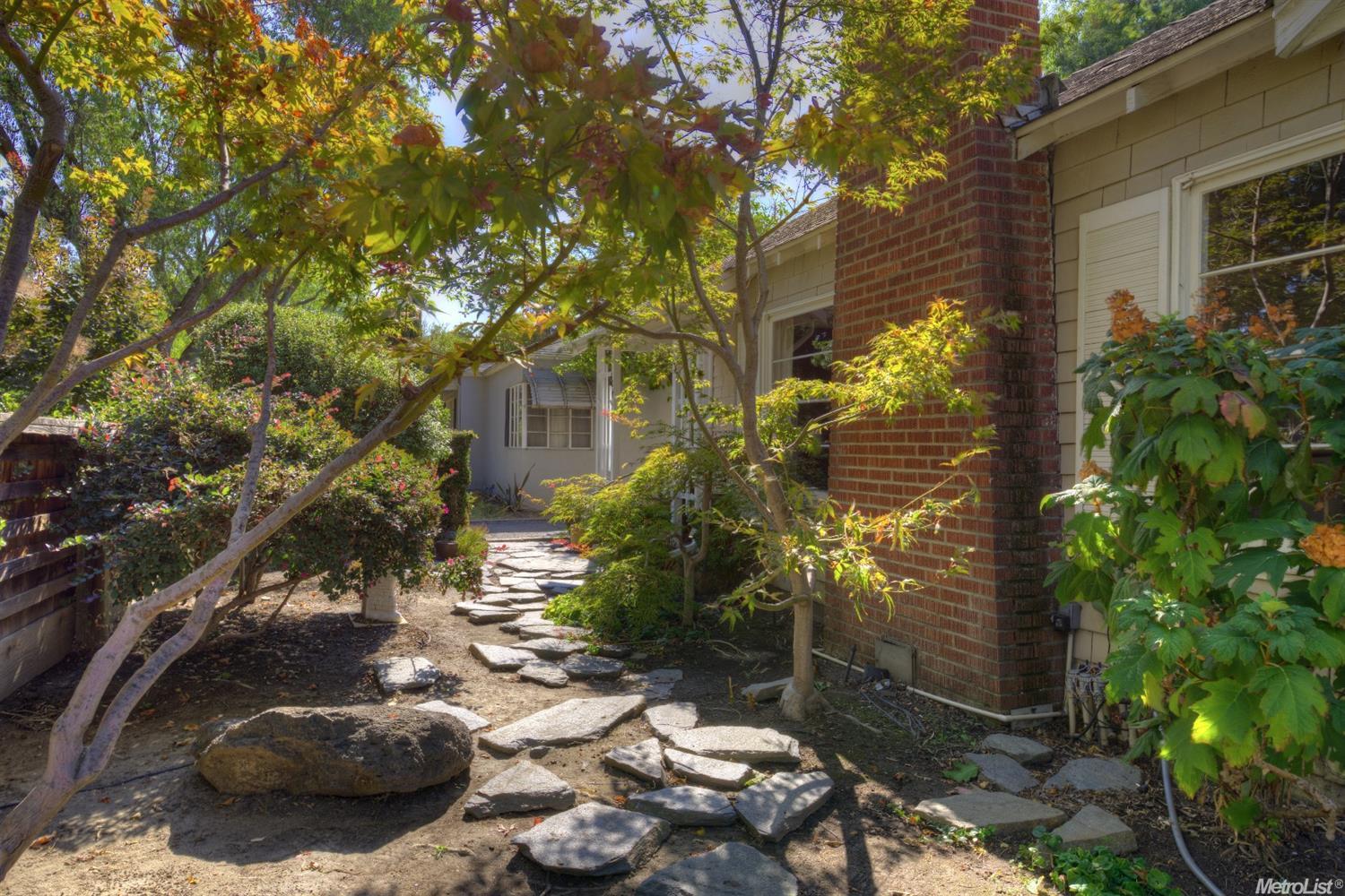 104 Chabot Ct, Modesto, CA 95354 photo 2