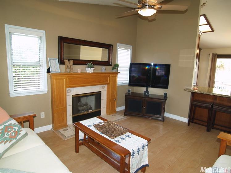 749 Danielle St, Escalon, CA 95320 photo 4
