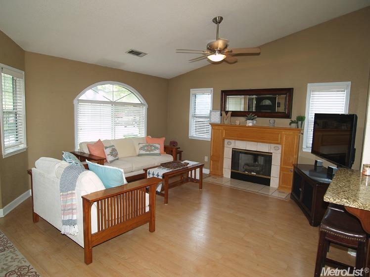 749 Danielle St, Escalon, CA 95320 photo 3