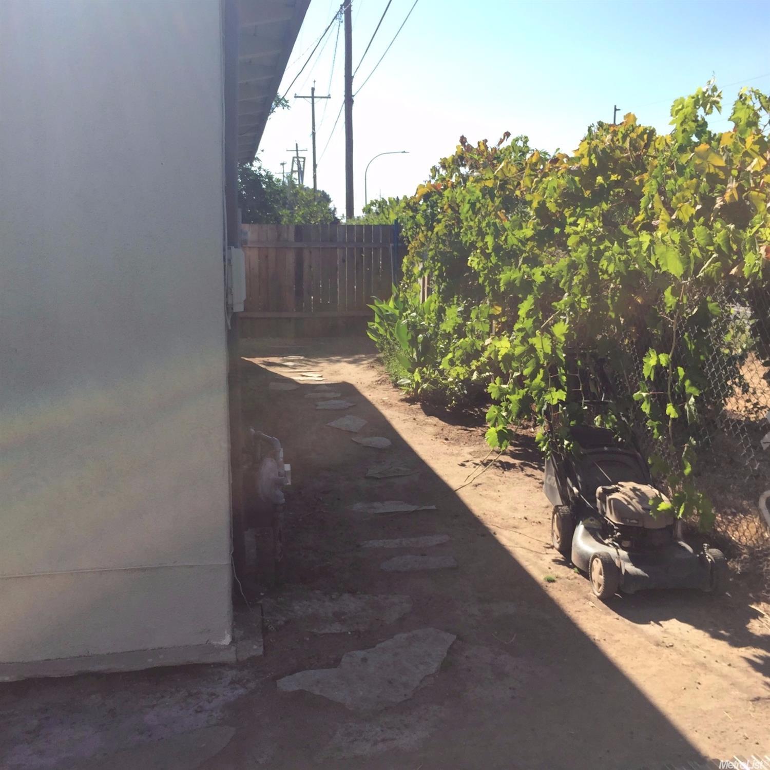 11 Lowe St, Lodi, CA 95240 photo 13