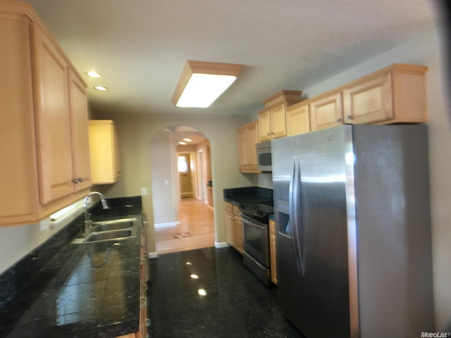 409 Patrick Ln, Modesto, CA 95350 photo 3
