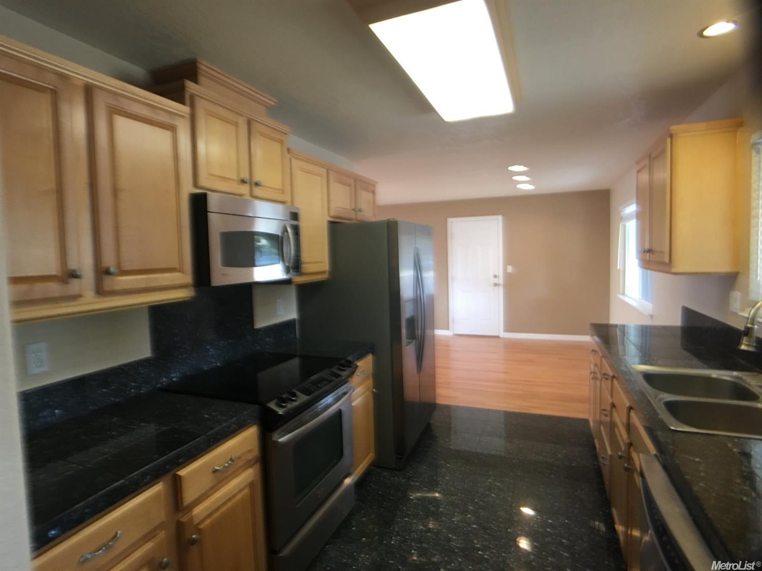 409 Patrick Ln, Modesto, CA 95350 photo 4