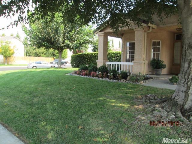 912 Long Barn Dr, Lathrop, CA 95330 photo 3