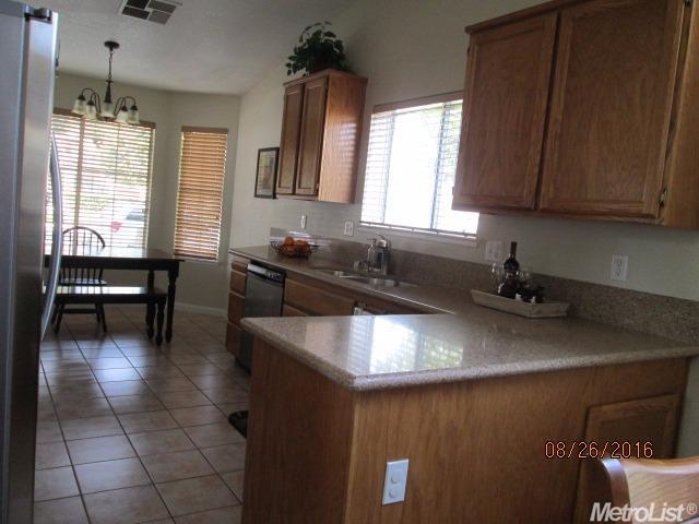 912 Long Barn Dr, Lathrop, CA 95330 photo 5
