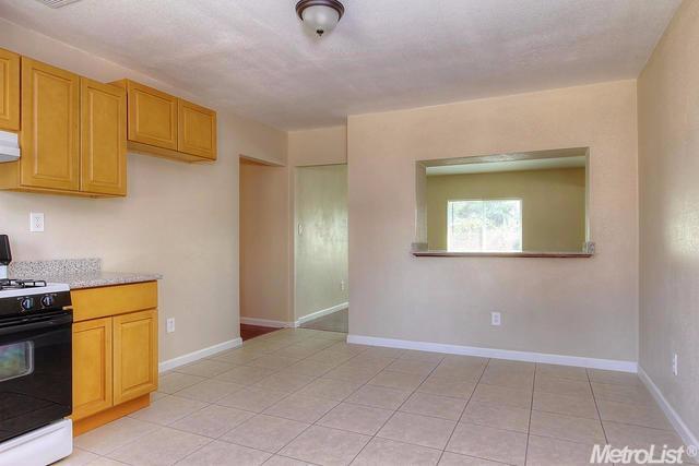 433 S Laurel St, Turlock, CA 95380 photo 8