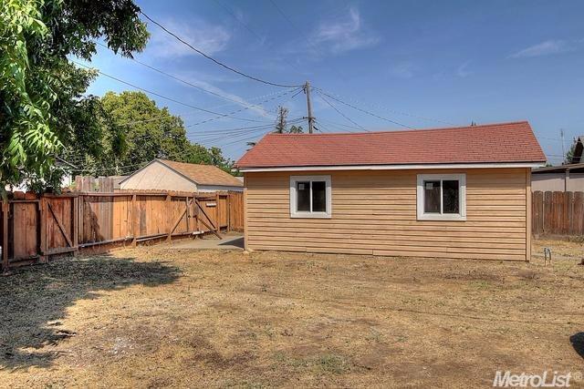 433 S Laurel St, Turlock, CA 95380 photo 24