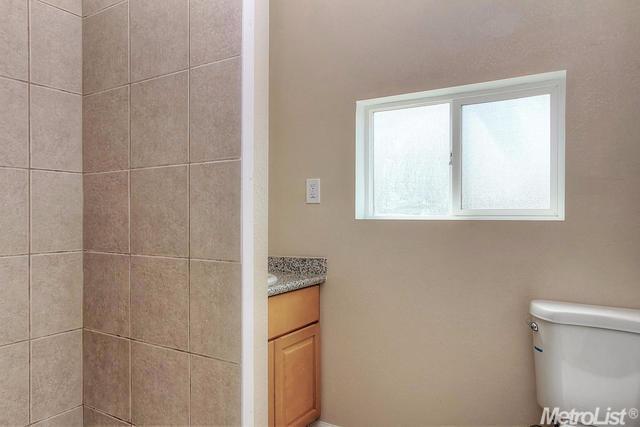 433 S Laurel St, Turlock, CA 95380 photo 20