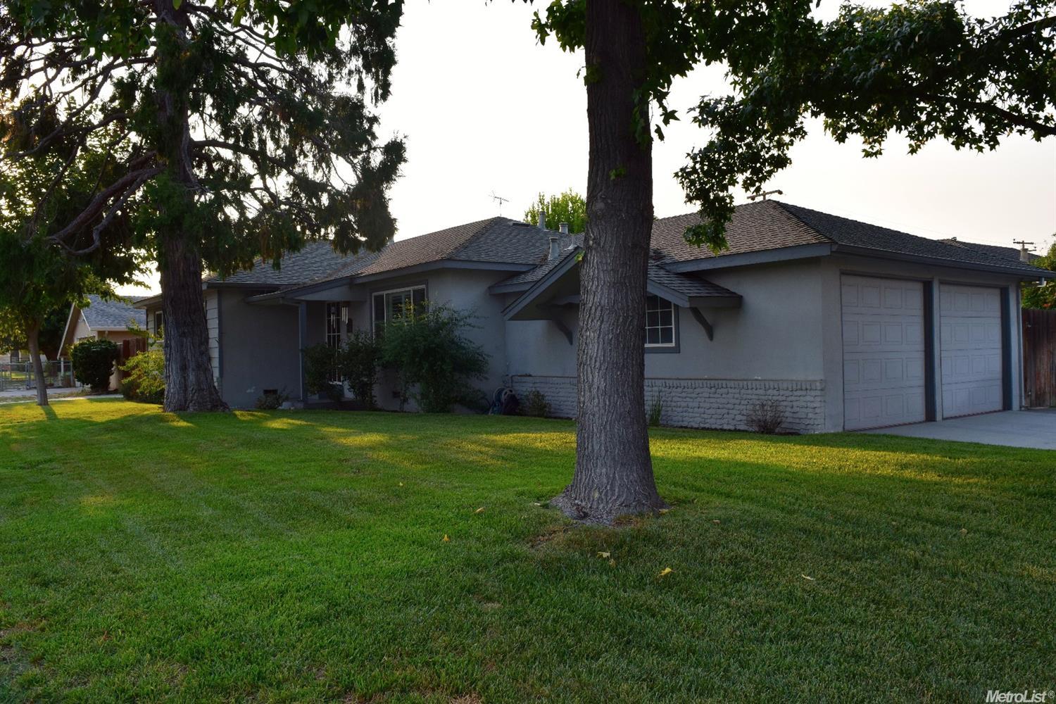 615 E North St, Manteca, CA 95336 photo 3
