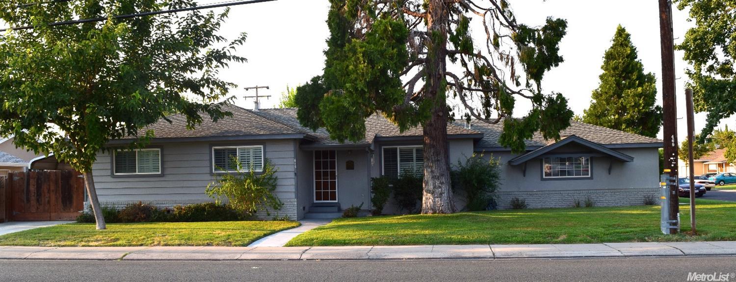 615 E North St, Manteca, CA 95336 photo 1