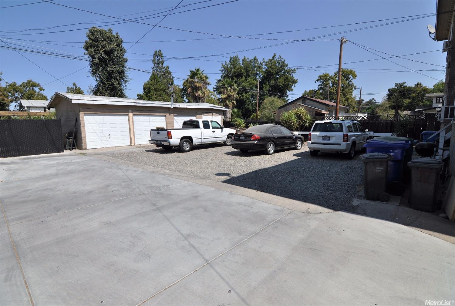 733 E Main St, Turlock, CA 95380 photo 3