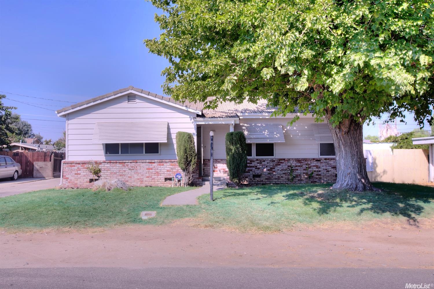 905 Acacia St, Modesto, CA 95351 photo 1