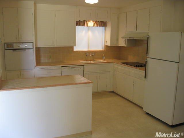 909 Runyan Dr, Turlock, CA 95382 photo 3
